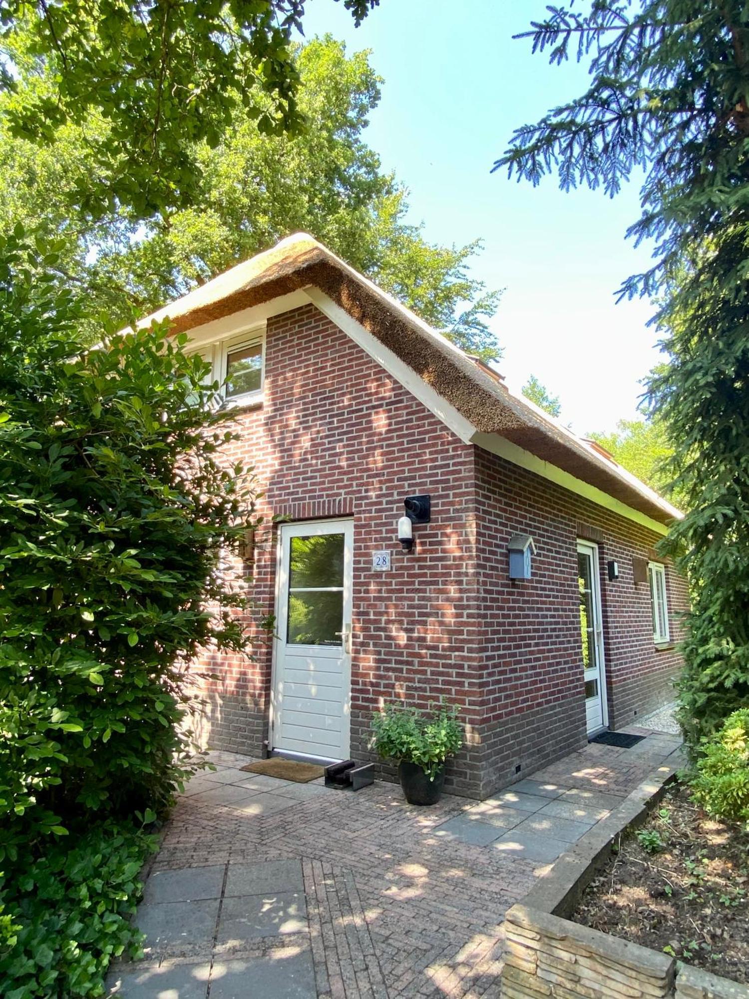 Huisje Aan De Bosrand - Veluwe Епе Екстериор снимка